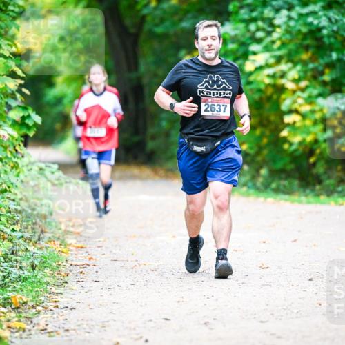 12.10.2025 - Bramfelder Halbmarathon 2025 Dr. Thomas Lammeyer http://msf.ph/oto/9359689 12.10.2025 11:09:11 Laufen 2637 meine-sportfotos.de