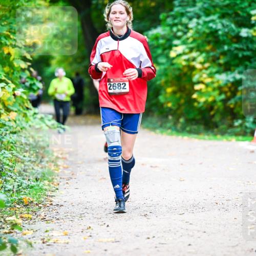 12.10.2025 - Bramfelder Halbmarathon 2025 Dr. Thomas Lammeyer http://msf.ph/oto/9359728 12.10.2025 11:09:19 Laufen 2682 meine-sportfotos.de