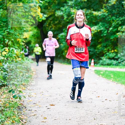 12.10.2025 - Bramfelder Halbmarathon 2025 Dr. Thomas Lammeyer http://msf.ph/oto/9359743 12.10.2025 11:09:21 Laufen 2682 meine-sportfotos.de
