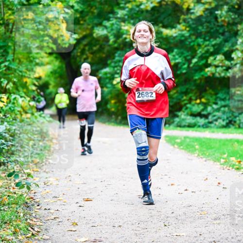 12.10.2025 - Bramfelder Halbmarathon 2025 Dr. Thomas Lammeyer http://msf.ph/oto/9359745 12.10.2025 11:09:21 Laufen 2682 meine-sportfotos.de