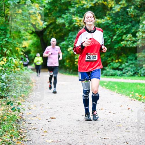 12.10.2025 - Bramfelder Halbmarathon 2025 Dr. Thomas Lammeyer http://msf.ph/oto/9359746 12.10.2025 11:09:21 Laufen 2682 meine-sportfotos.de