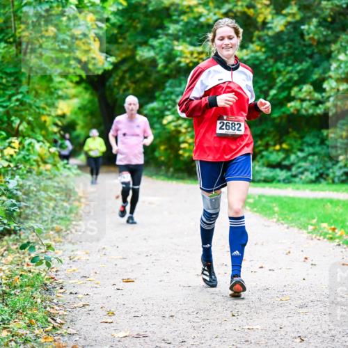 12.10.2025 - Bramfelder Halbmarathon 2025 Dr. Thomas Lammeyer http://msf.ph/oto/9359747 12.10.2025 11:09:21 Laufen 2682 meine-sportfotos.de