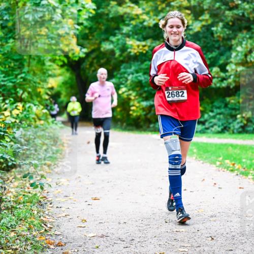 12.10.2025 - Bramfelder Halbmarathon 2025 Dr. Thomas Lammeyer http://msf.ph/oto/9359750 12.10.2025 11:09:22 Laufen 2682 meine-sportfotos.de