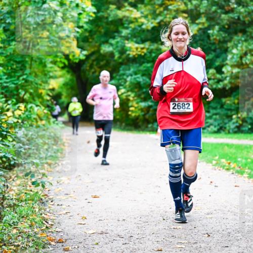 12.10.2025 - Bramfelder Halbmarathon 2025 Dr. Thomas Lammeyer http://msf.ph/oto/9359751 12.10.2025 11:09:22 Laufen 2682 meine-sportfotos.de