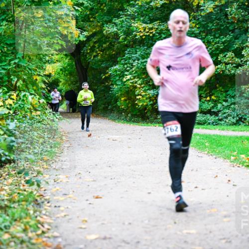 12.10.2025 - Bramfelder Halbmarathon 2025 Dr. Thomas Lammeyer http://msf.ph/oto/9359762 12.10.2025 11:09:24 Laufen 3762 meine-sportfotos.de