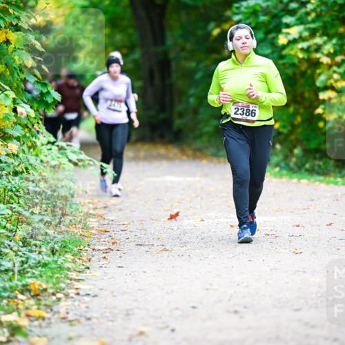 12.10.2025 - Bramfelder Halbmarathon 2025 Dr. Thomas Lammeyer http://msf.ph/oto/9359772 12.10.2025 11:09:28 Laufen 2386 meine-sportfotos.de