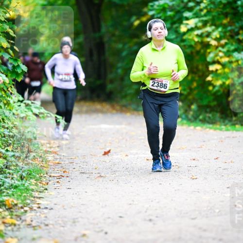 12.10.2025 - Bramfelder Halbmarathon 2025 Dr. Thomas Lammeyer http://msf.ph/oto/9359773 12.10.2025 11:09:28 Laufen 2386 meine-sportfotos.de