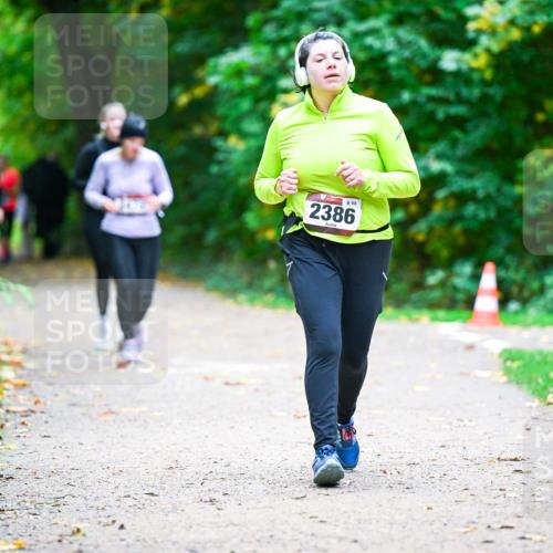 12.10.2025 - Bramfelder Halbmarathon 2025 Dr. Thomas Lammeyer http://msf.ph/oto/9359782 12.10.2025 11:09:30 Laufen 88, 2386 meine-sportfotos.de
