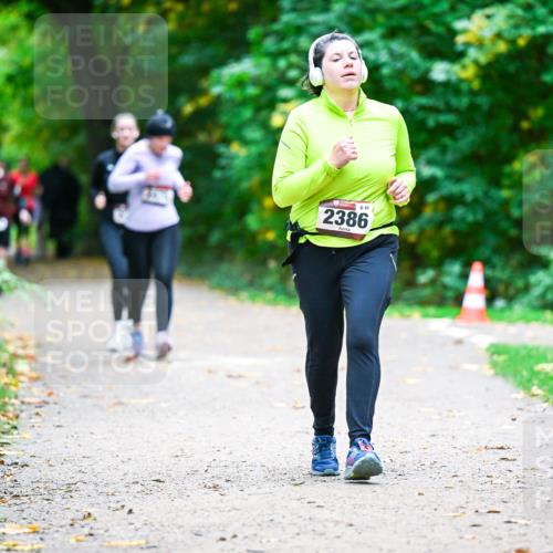 12.10.2025 - Bramfelder Halbmarathon 2025 Dr. Thomas Lammeyer http://msf.ph/oto/9359784 12.10.2025 11:09:31 Laufen 88, 2386 meine-sportfotos.de