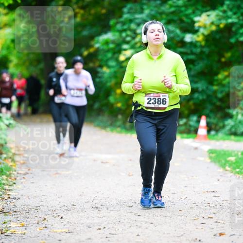 12.10.2025 - Bramfelder Halbmarathon 2025 Dr. Thomas Lammeyer http://msf.ph/oto/9359786 12.10.2025 11:09:31 Laufen 88, 2386 meine-sportfotos.de