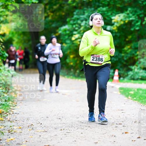 12.10.2025 - Bramfelder Halbmarathon 2025 Dr. Thomas Lammeyer http://msf.ph/oto/9359789 12.10.2025 11:09:31 Laufen 888, 2386 meine-sportfotos.de