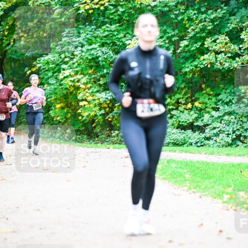 12.10.2025 - Bramfelder Halbmarathon 2025 Dr. Thomas Lammeyer http://msf.ph/oto/9359818 12.10.2025 11:09:38 Laufen 2855, 2229, 2459 meine-sportfotos.de