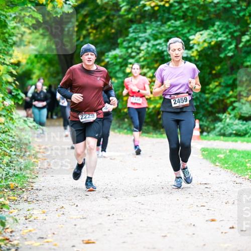 12.10.2025 - Bramfelder Halbmarathon 2025 Dr. Thomas Lammeyer http://msf.ph/oto/9359840 12.10.2025 11:09:42 Laufen 2229, 2495, 2459 meine-sportfotos.de