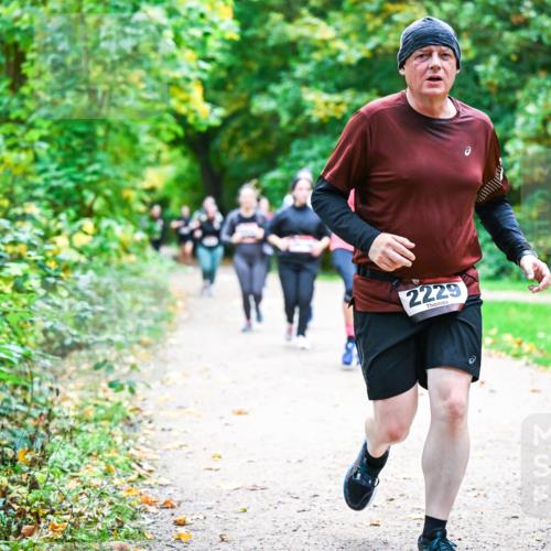 12.10.2025 - Bramfelder Halbmarathon 2025 Dr. Thomas Lammeyer http://msf.ph/oto/9359861 12.10.2025 11:09:47 Laufen 2229 meine-sportfotos.de