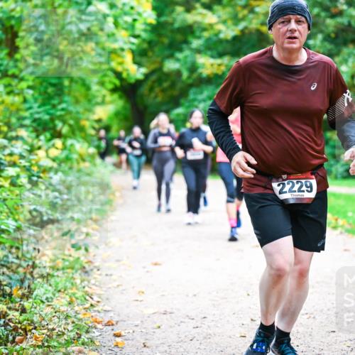 12.10.2025 - Bramfelder Halbmarathon 2025 Dr. Thomas Lammeyer http://msf.ph/oto/9359862 12.10.2025 11:09:47 Laufen 2229 meine-sportfotos.de