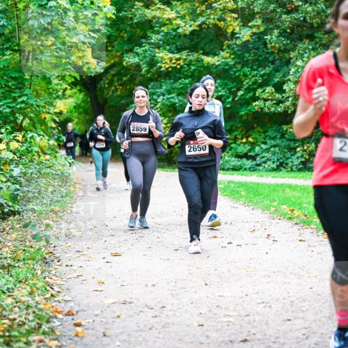 12.10.2025 - Bramfelder Halbmarathon 2025 Dr. Thomas Lammeyer http://msf.ph/oto/9359872 12.10.2025 11:09:49 Laufen 2244, 2859, 2650, 2495 meine-sportfotos.de