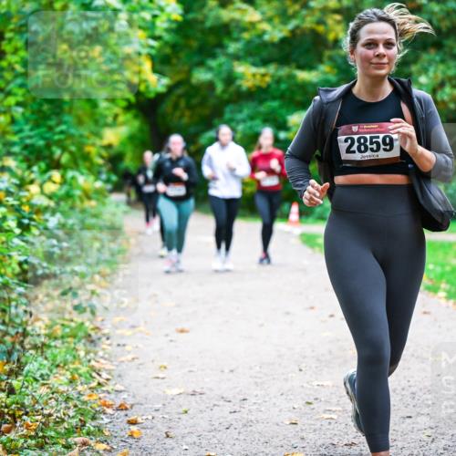 12.10.2025 - Bramfelder Halbmarathon 2025 Dr. Thomas Lammeyer http://msf.ph/oto/9359887 12.10.2025 11:09:52 Laufen 34, 2859 meine-sportfotos.de