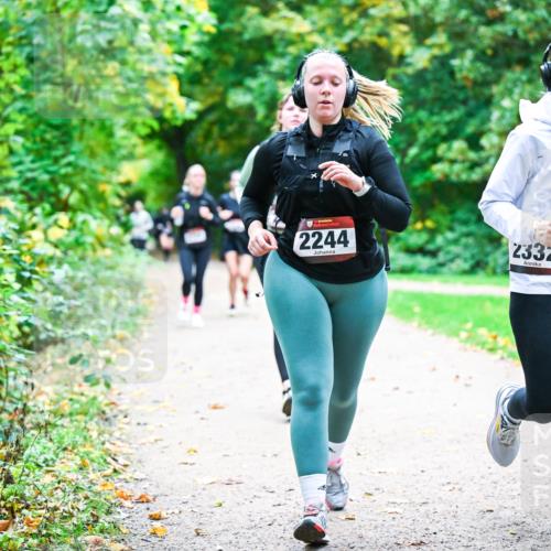 12.10.2025 - Bramfelder Halbmarathon 2025 Dr. Thomas Lammeyer http://msf.ph/oto/9359918 12.10.2025 11:09:56 Laufen 2244, 2332 meine-sportfotos.de