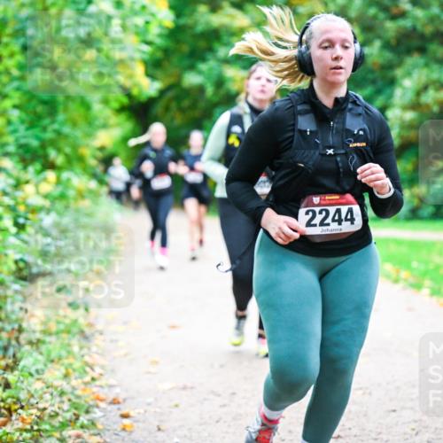 12.10.2025 - Bramfelder Halbmarathon 2025 Dr. Thomas Lammeyer http://msf.ph/oto/9359922 12.10.2025 11:09:57 Laufen 2332, 2244 meine-sportfotos.de