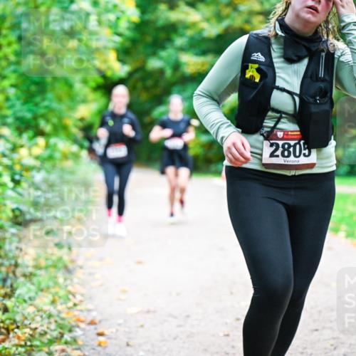 12.10.2025 - Bramfelder Halbmarathon 2025 Dr. Thomas Lammeyer http://msf.ph/oto/9359930 12.10.2025 11:09:59 Laufen 2805 meine-sportfotos.de