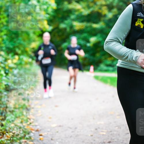 12.10.2025 - Bramfelder Halbmarathon 2025 Dr. Thomas Lammeyer http://msf.ph/oto/9359932 12.10.2025 11:09:59 Laufen 34, 305 meine-sportfotos.de