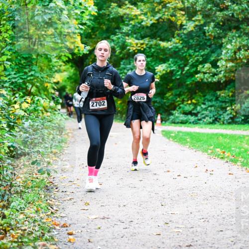 12.10.2025 - Bramfelder Halbmarathon 2025 Dr. Thomas Lammeyer http://msf.ph/oto/9359938 12.10.2025 11:10:00 Laufen 2825, 2702 meine-sportfotos.de