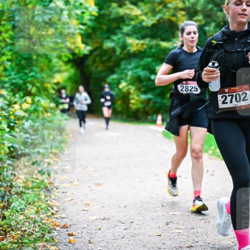 12.10.2025 - Bramfelder Halbmarathon 2025 Dr. Thomas Lammeyer http://msf.ph/oto/9359950 12.10.2025 11:10:02 Laufen 2825, 34, 2702 meine-sportfotos.de