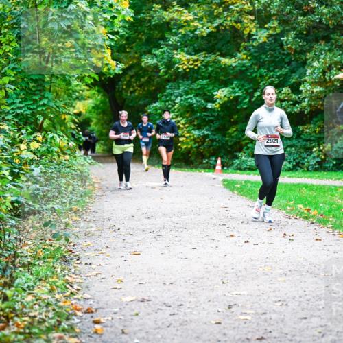 12.10.2025 - Bramfelder Halbmarathon 2025 Dr. Thomas Lammeyer http://msf.ph/oto/9359979 12.10.2025 11:10:08 Laufen 100, 2438, 2921, 2897 meine-sportfotos.de