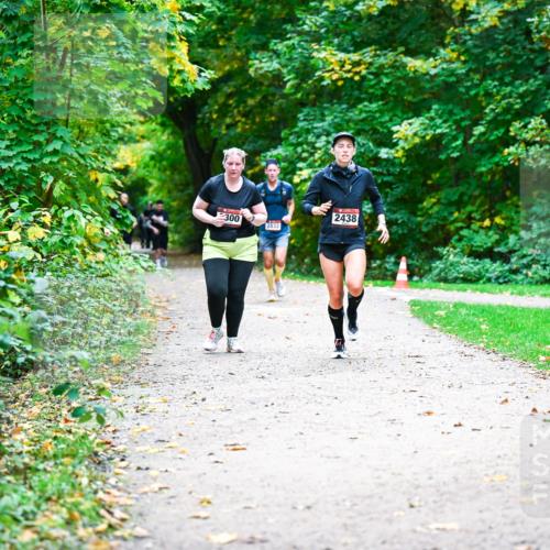 12.10.2025 - Bramfelder Halbmarathon 2025 Dr. Thomas Lammeyer http://msf.ph/oto/9359985 12.10.2025 11:10:11 Laufen 300, 2832, 2438 meine-sportfotos.de