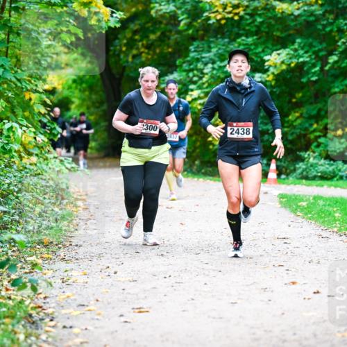 12.10.2025 - Bramfelder Halbmarathon 2025 Dr. Thomas Lammeyer http://msf.ph/oto/9359990 12.10.2025 11:10:11 Laufen 300, 832, 2438 meine-sportfotos.de