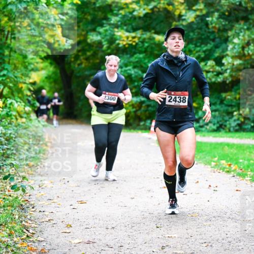 12.10.2025 - Bramfelder Halbmarathon 2025 Dr. Thomas Lammeyer http://msf.ph/oto/9360001 12.10.2025 11:10:13 Laufen 2300, 2438 meine-sportfotos.de