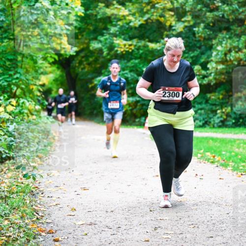 12.10.2025 - Bramfelder Halbmarathon 2025 Dr. Thomas Lammeyer http://msf.ph/oto/9360011 12.10.2025 11:10:15 Laufen 2300 meine-sportfotos.de