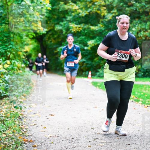 12.10.2025 - Bramfelder Halbmarathon 2025 Dr. Thomas Lammeyer http://msf.ph/oto/9360014 12.10.2025 11:10:15 Laufen 2300 meine-sportfotos.de