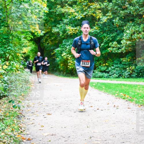 12.10.2025 - Bramfelder Halbmarathon 2025 Dr. Thomas Lammeyer http://msf.ph/oto/9360019 12.10.2025 11:10:16 Laufen 2832 meine-sportfotos.de