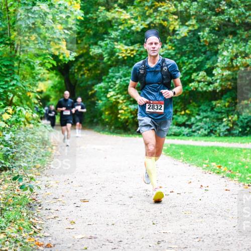 12.10.2025 - Bramfelder Halbmarathon 2025 Dr. Thomas Lammeyer http://msf.ph/oto/9360020 12.10.2025 11:10:16 Laufen 2832 meine-sportfotos.de