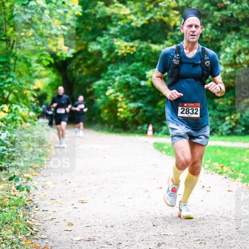 12.10.2025 - Bramfelder Halbmarathon 2025 Dr. Thomas Lammeyer http://msf.ph/oto/9360024 12.10.2025 11:10:17 Laufen 2832 meine-sportfotos.de