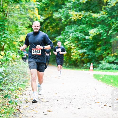 12.10.2025 - Bramfelder Halbmarathon 2025 Dr. Thomas Lammeyer http://msf.ph/oto/9360032 12.10.2025 11:10:21 Laufen 2692 meine-sportfotos.de
