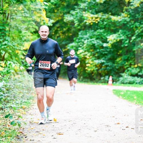 12.10.2025 - Bramfelder Halbmarathon 2025 Dr. Thomas Lammeyer http://msf.ph/oto/9360033 12.10.2025 11:10:21 Laufen 2692 meine-sportfotos.de