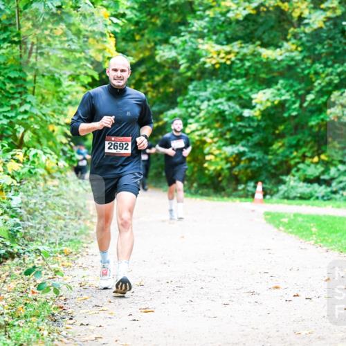 12.10.2025 - Bramfelder Halbmarathon 2025 Dr. Thomas Lammeyer http://msf.ph/oto/9360034 12.10.2025 11:10:21 Laufen 2692 meine-sportfotos.de