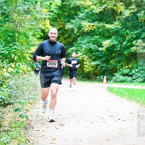 12.10.2025 - Bramfelder Halbmarathon 2025 Dr. Thomas Lammeyer http://msf.ph/oto/9360035 12.10.2025 11:10:21 Laufen 2692 meine-sportfotos.de