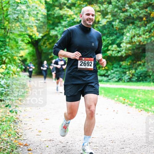 12.10.2025 - Bramfelder Halbmarathon 2025 Dr. Thomas Lammeyer http://msf.ph/oto/9360046 12.10.2025 11:10:23 Laufen 2692 meine-sportfotos.de