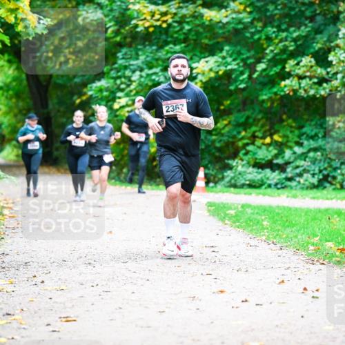 12.10.2025 - Bramfelder Halbmarathon 2025 Dr. Thomas Lammeyer http://msf.ph/oto/9360050 12.10.2025 11:10:25 Laufen 2367 meine-sportfotos.de