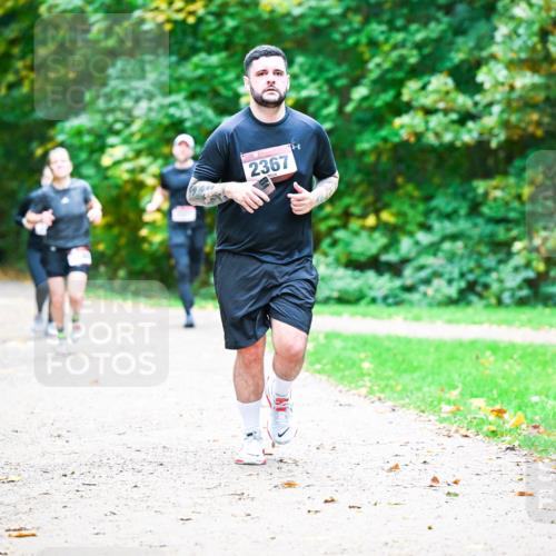 12.10.2025 - Bramfelder Halbmarathon 2025 Dr. Thomas Lammeyer http://msf.ph/oto/9360058 12.10.2025 11:10:27 Laufen 2367 meine-sportfotos.de