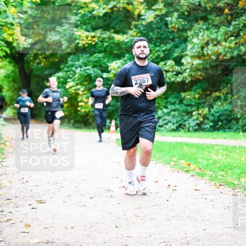 12.10.2025 - Bramfelder Halbmarathon 2025 Dr. Thomas Lammeyer http://msf.ph/oto/9360064 12.10.2025 11:10:27 Laufen 2367 meine-sportfotos.de