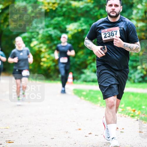 12.10.2025 - Bramfelder Halbmarathon 2025 Dr. Thomas Lammeyer http://msf.ph/oto/9360068 12.10.2025 11:10:28 Laufen 2367 meine-sportfotos.de