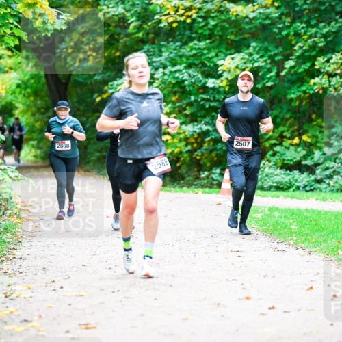 12.10.2025 - Bramfelder Halbmarathon 2025 Dr. Thomas Lammeyer http://msf.ph/oto/9360071 12.10.2025 11:10:29 Laufen 2868, 2589, 2507 meine-sportfotos.de