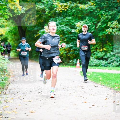 12.10.2025 - Bramfelder Halbmarathon 2025 Dr. Thomas Lammeyer http://msf.ph/oto/9360072 12.10.2025 11:10:29 Laufen 2868, 2589, 2507 meine-sportfotos.de