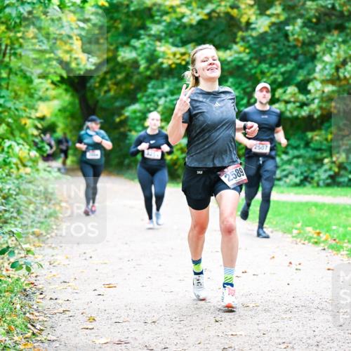 12.10.2025 - Bramfelder Halbmarathon 2025 Dr. Thomas Lammeyer http://msf.ph/oto/9360079 12.10.2025 11:10:31 Laufen 2589, 2507 meine-sportfotos.de