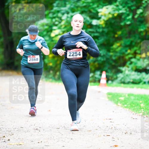 12.10.2025 - Bramfelder Halbmarathon 2025 Dr. Thomas Lammeyer http://msf.ph/oto/9360080 12.10.2025 11:10:32 Laufen 2254, 2868 meine-sportfotos.de