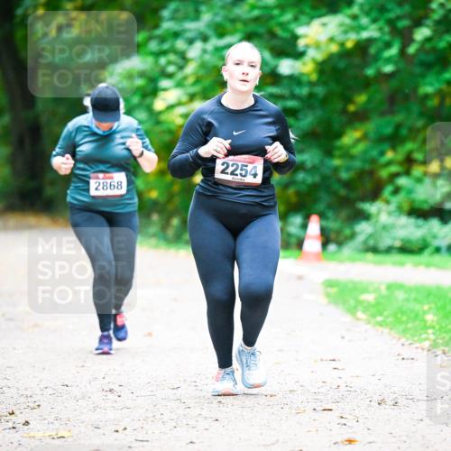 12.10.2025 - Bramfelder Halbmarathon 2025 Dr. Thomas Lammeyer http://msf.ph/oto/9360081 12.10.2025 11:10:32 Laufen 2868, 2254 meine-sportfotos.de
